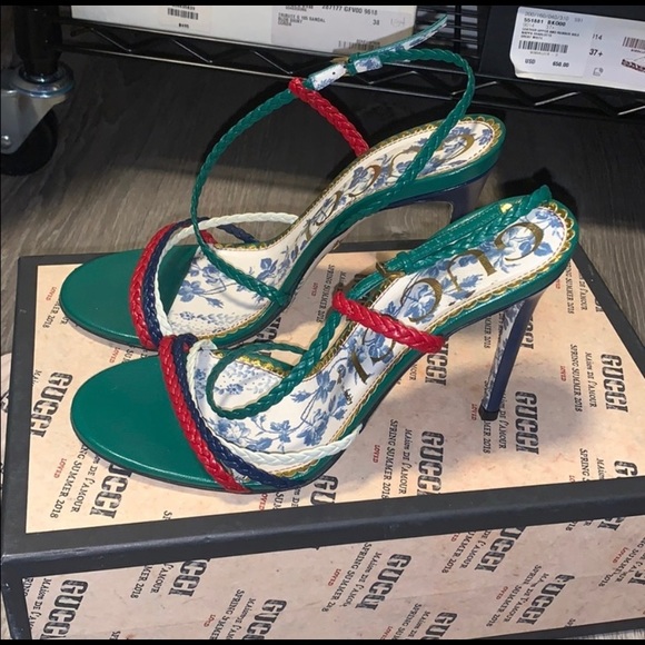 100% Authentic Gucci Sandals Size 38 - Picture 1 of 6
